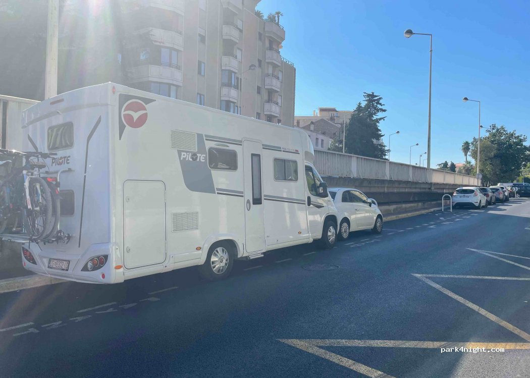 (06400) Cannes - 57 Boulevard d'Alsace — foto