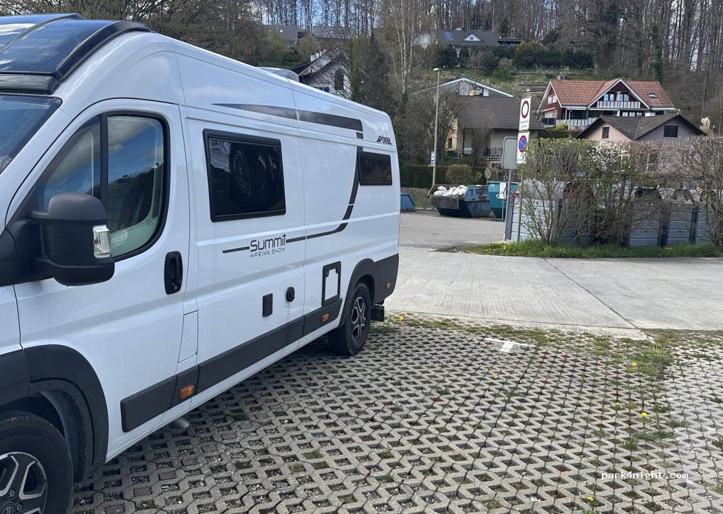 Wohnmobil-Stellplatz Lupsingen — foto 3