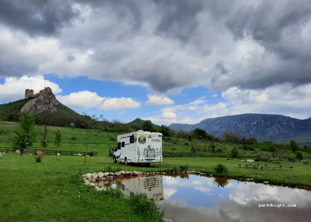 Campervan & Caravan Campsite — foto 4