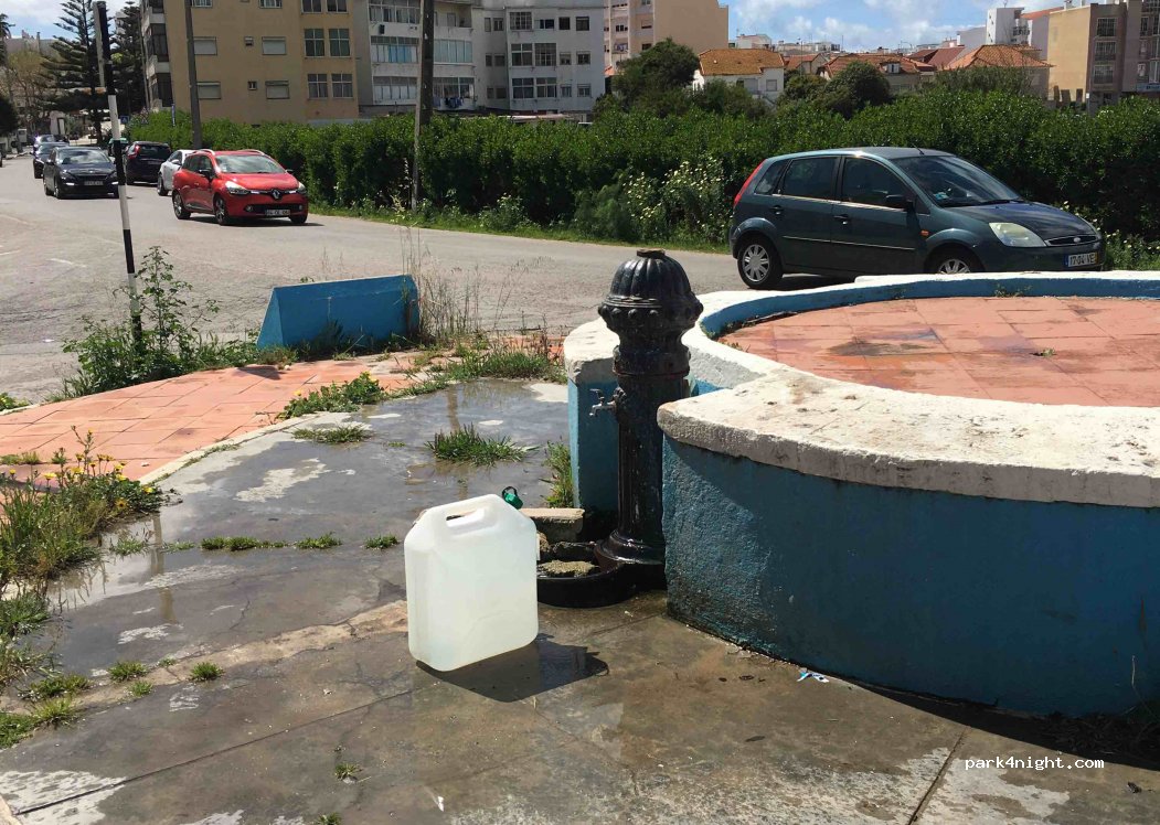 (2825-336) Costa da Caparica - 2A Rua António Correia — foto