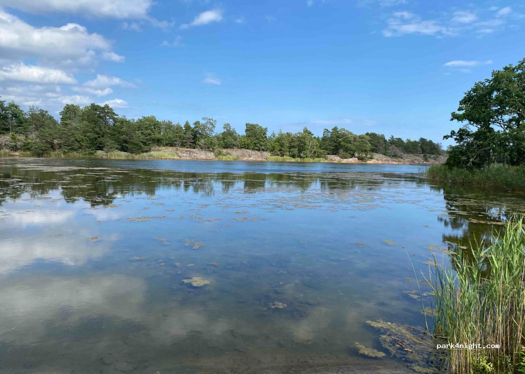 (572 95) Ävrö - Unnamed Road — foto 3