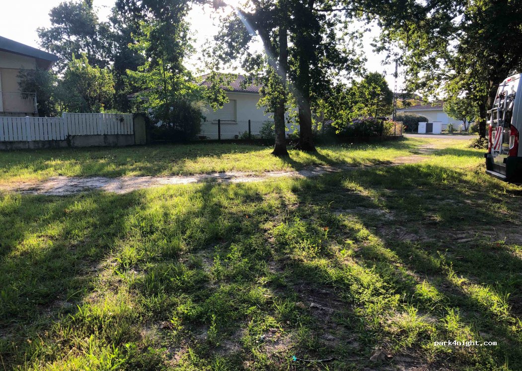 (33510) Andernos-les-Bains - 21 Avenue du Docteur Schweitzer — foto