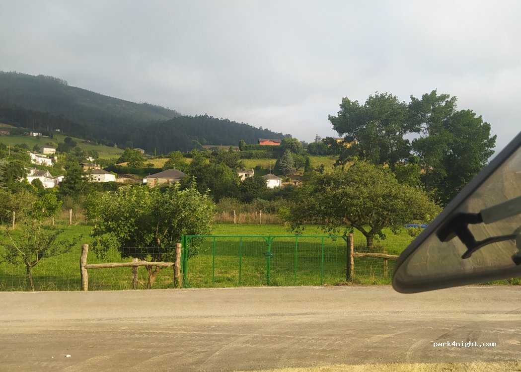 Área de autocaravanas Ría de Abres — foto 3