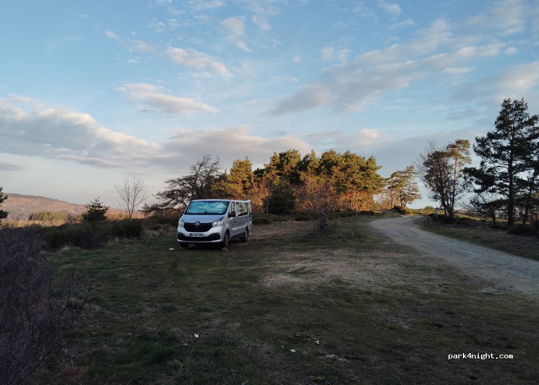 (43700) Coubon - Unnamed Road — foto 5