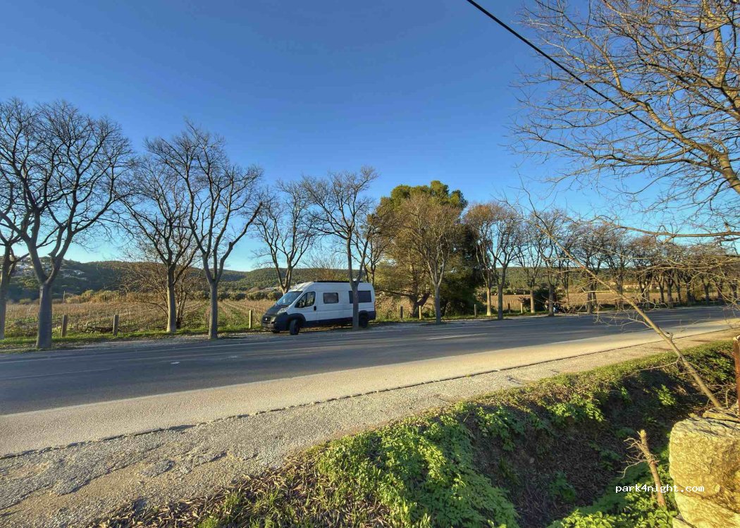 (13260) Cassis - Avenue des Albizzi — foto 4