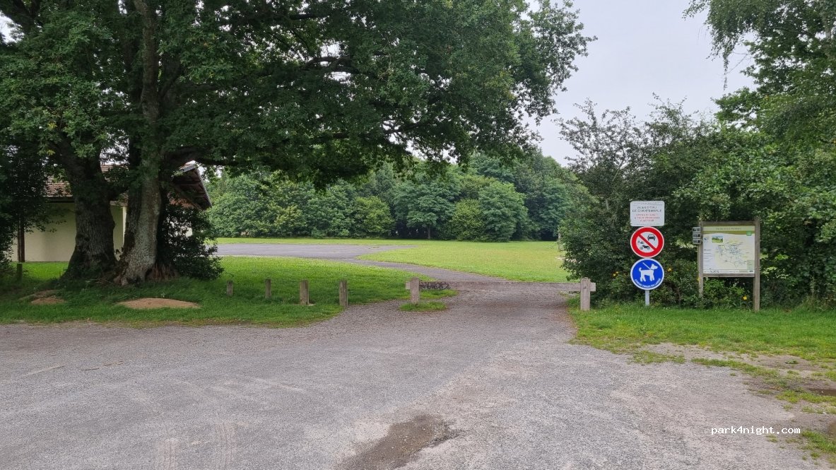 (44140) Montbert - Unnamed Road — foto 2