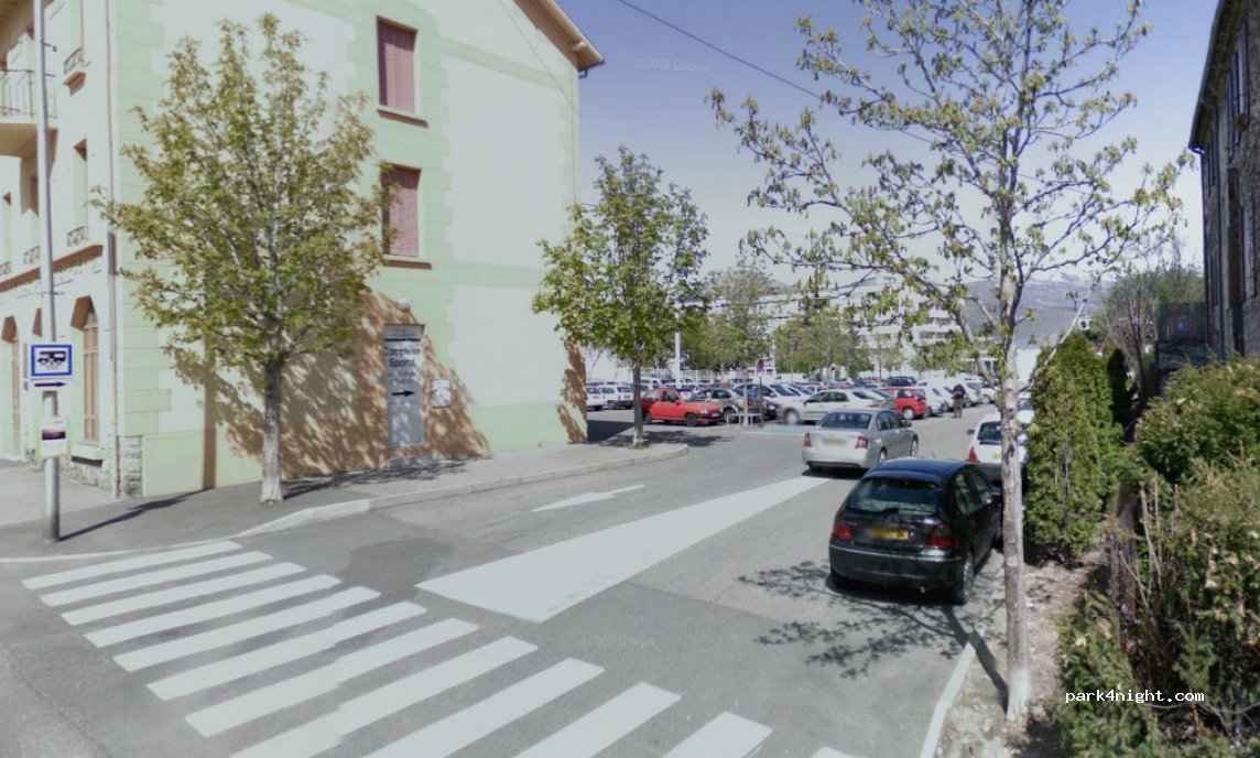 (05000) Gap - 14 Avenue Commandant Dumont — foto