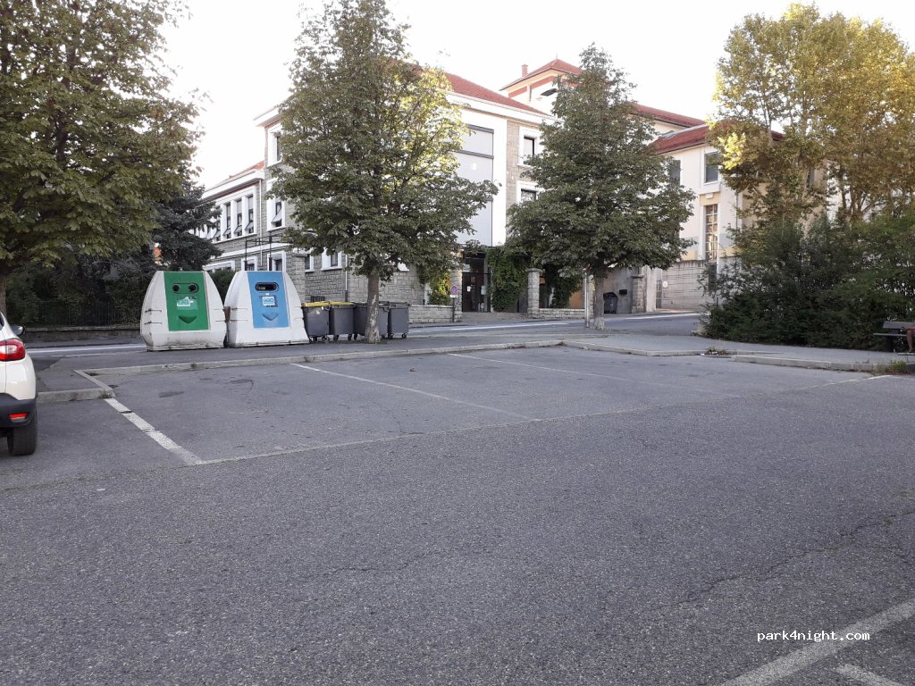 (05000) Gap - 14 Avenue Commandant Dumont — foto 3
