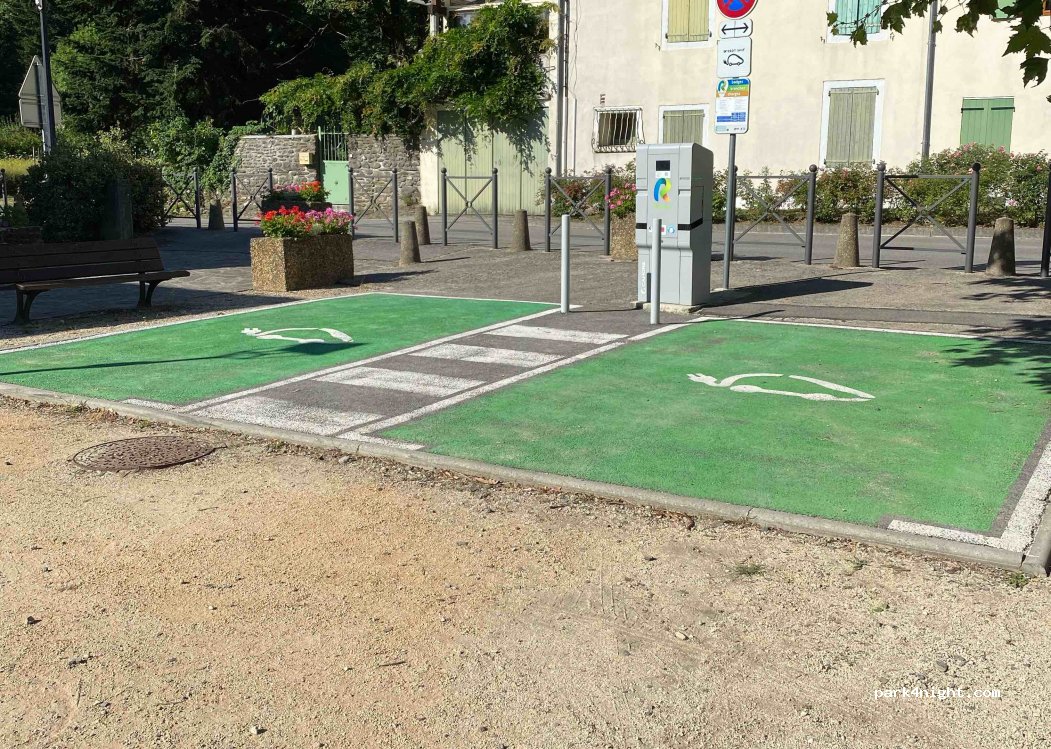 (30125) Saumane - Le Bourg — foto 3