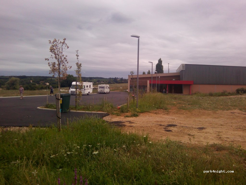 (33540) Sauveterre-de-Guyenne - Rue de La Vignague — foto