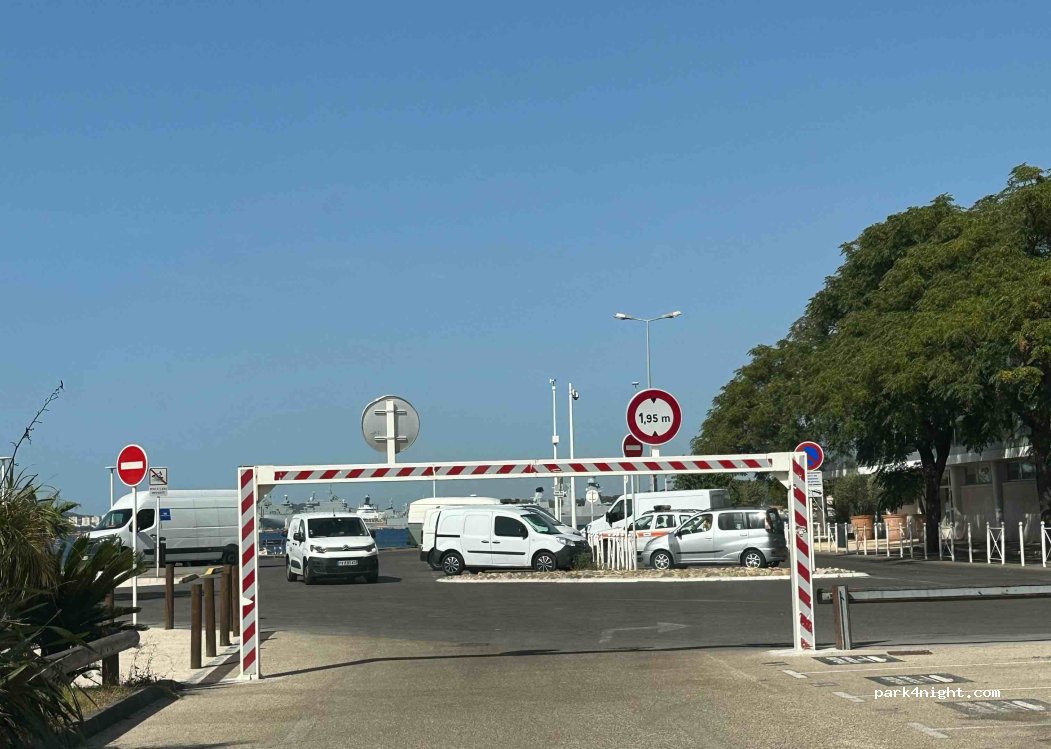 (83000) Toulon - Allée de l'Armée d'Afrique — foto