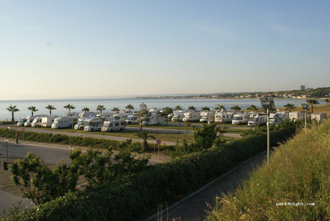 Parcheggio Marina Di San Pietro Termoli ( CB ) — foto 4