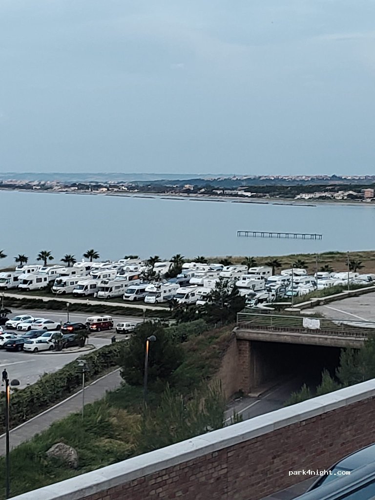 Parcheggio Marina Di San Pietro Termoli ( CB ) — foto 5