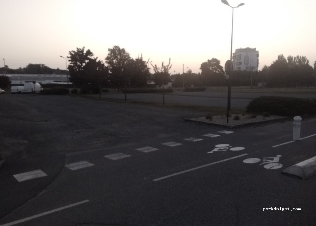 (03700) Bellerive-sur-Allier - 2 Allée Gabrielle Lesimple — foto