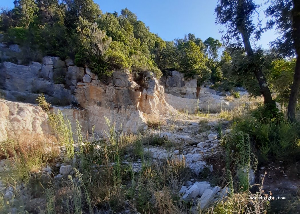 (52208) Peruški - Unnamed Road — foto 3