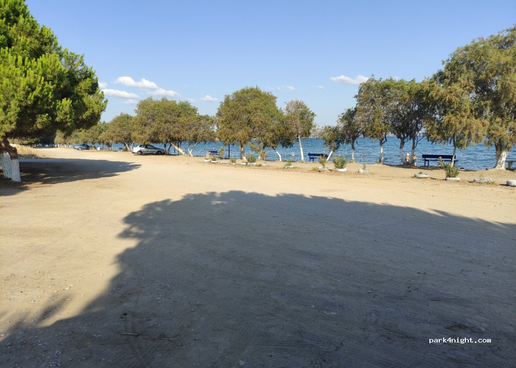 (190 15) Chalkoutsi - Parnithos — foto
