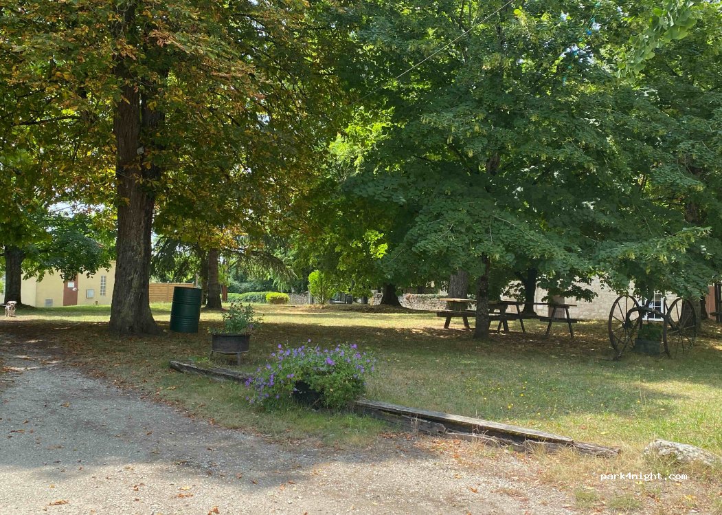 (24560) Saint-Aubin-de-Lanquais - 14 Le Bourg — foto