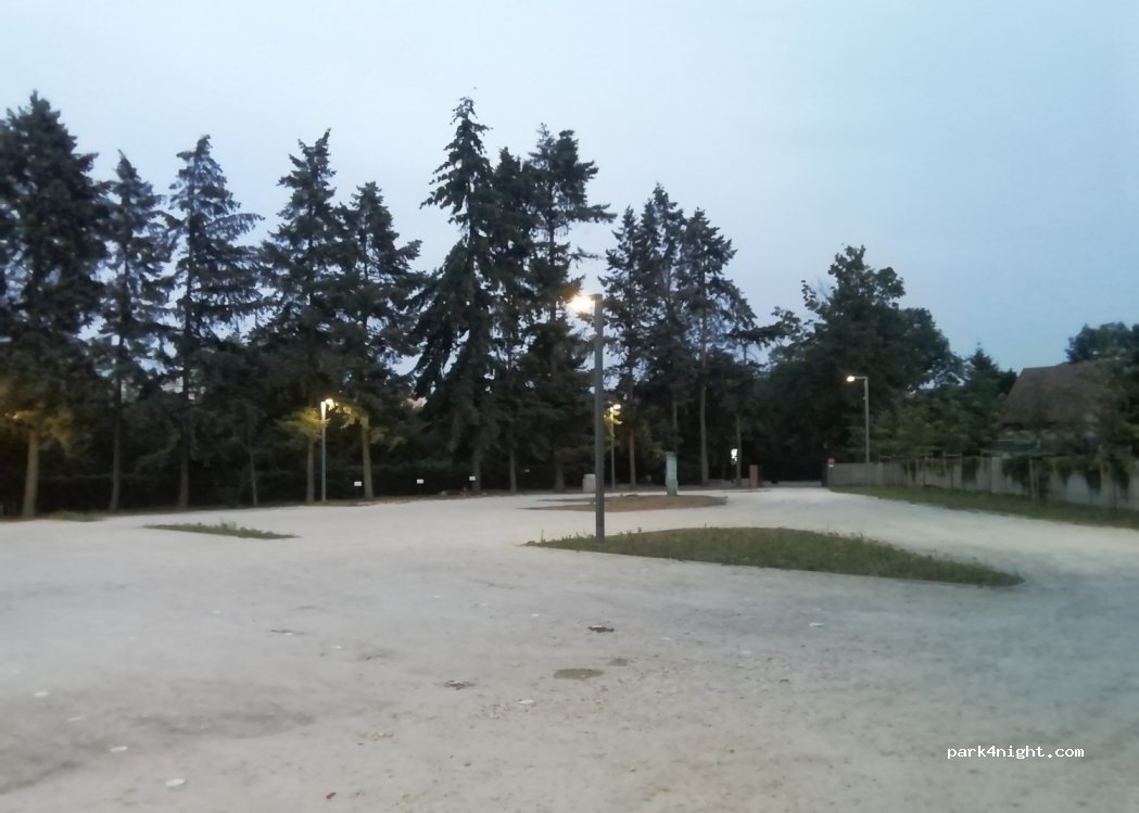 (61-108) Poznań - 2 Dziekańska — foto