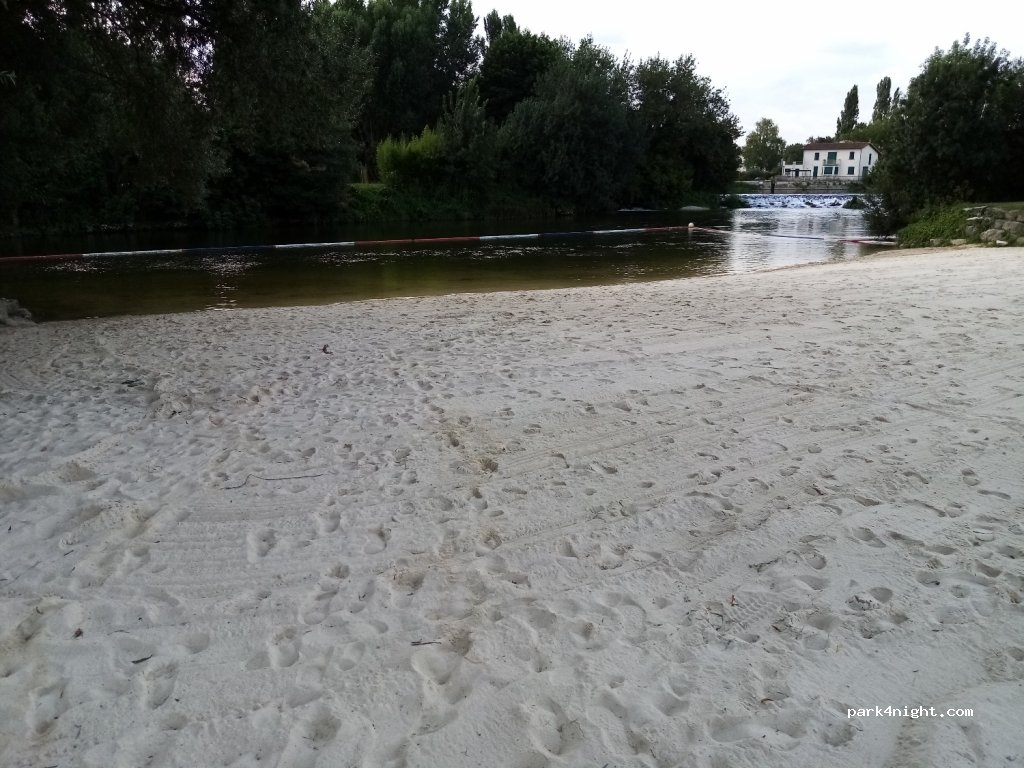 (16120) Châteauneuf-sur-Charente - 2 Chemin du Bain des Dames — foto