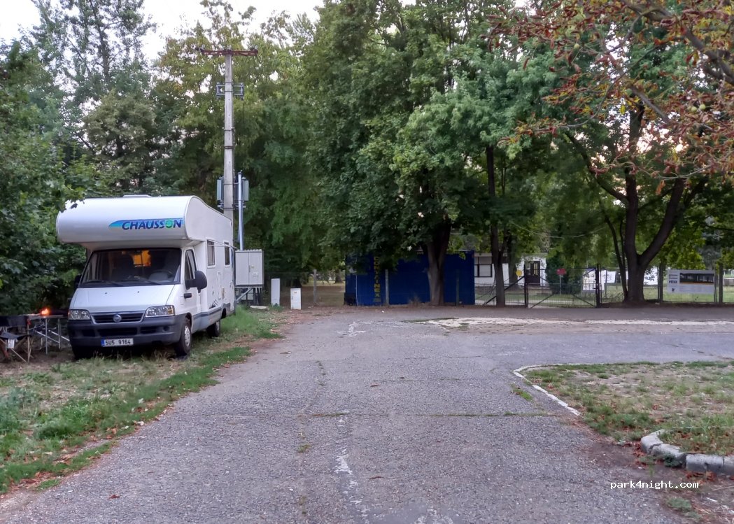 (9300) Csorna - 52 Thököly út — foto 2