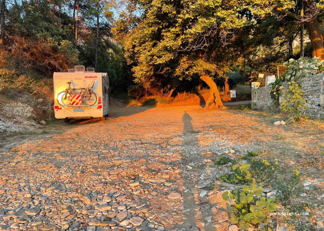 (640 04) Kinira - — foto