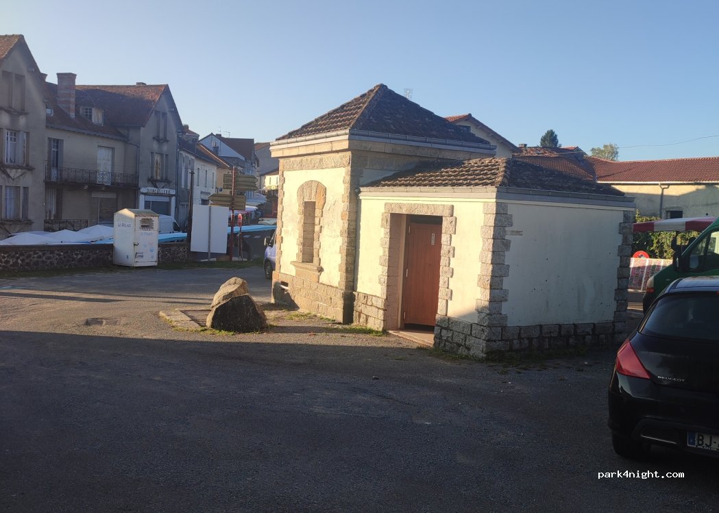 (24360) Piégut-Pluviers - 43 Rue des Alliés — foto