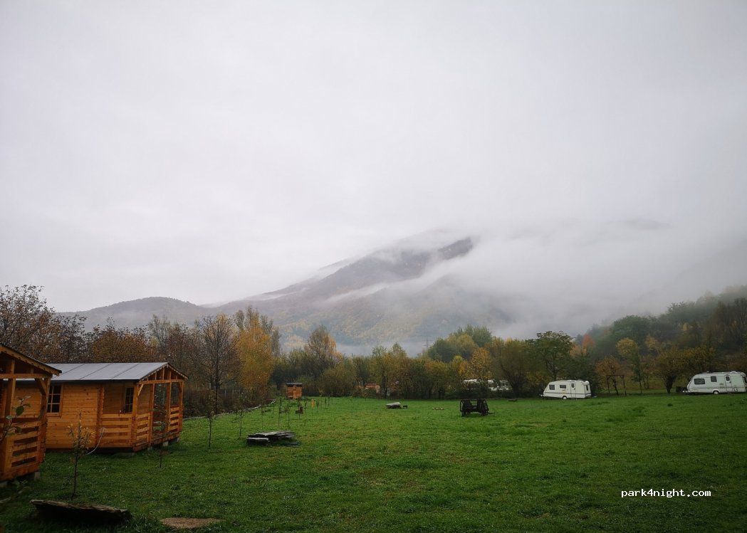 Retezat Retreat Camping — foto 2