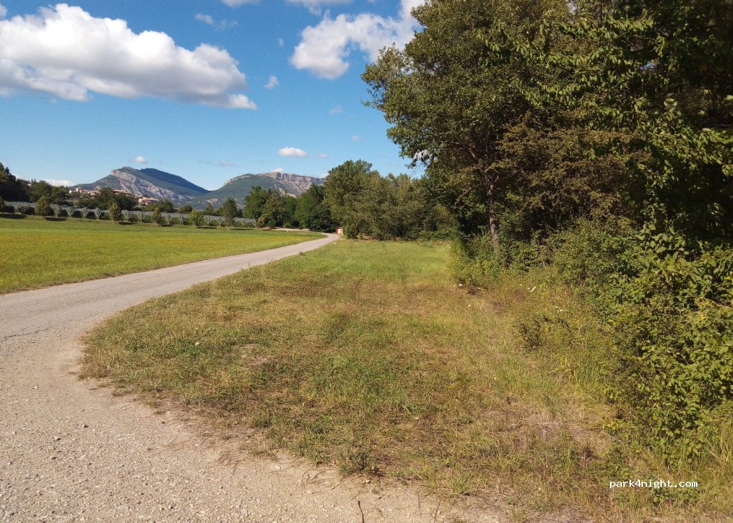 (05300) Garde-Colombe - D30 — foto 3