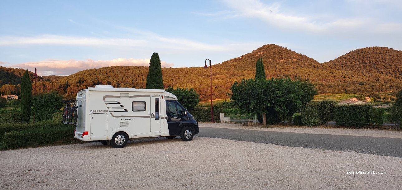 (84110) Seguret - Le Clos — foto