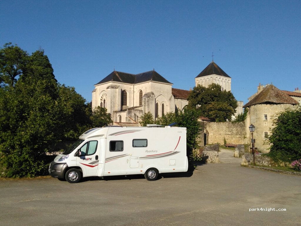 (86340) Nouaillé-Maupertuis - 13 Rue de l'Abbaye — foto