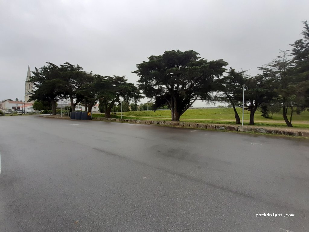 (44580) Villeneuve-en-Retz - 1 Place Pierre Mourain — foto