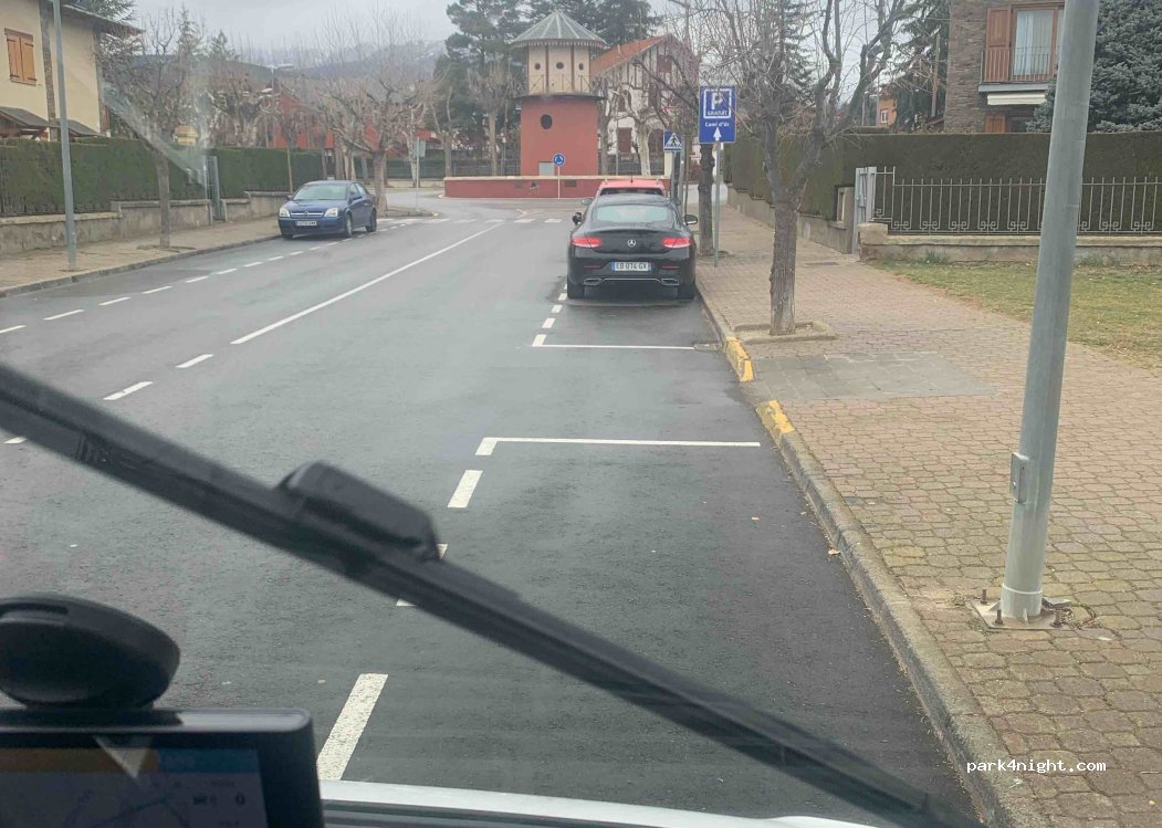 (17520) Puigcerdà - 11 Carrer Via Ceretana — foto