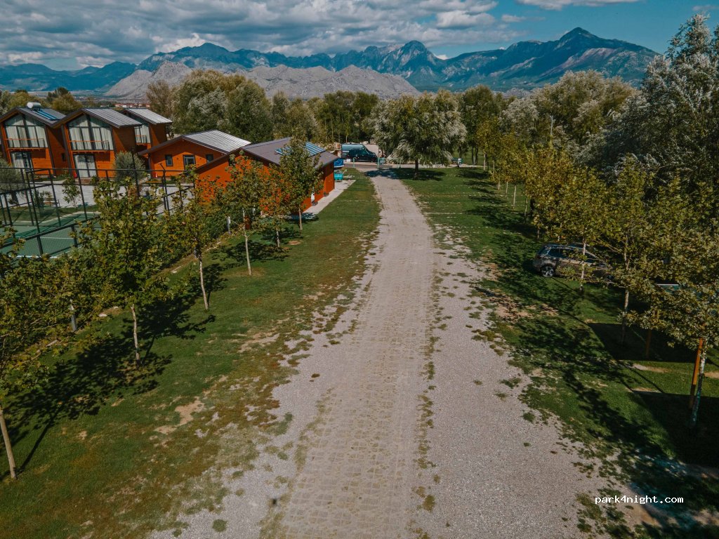 Hysaj Agroturizëm Restorant & Hotel & Camping — foto