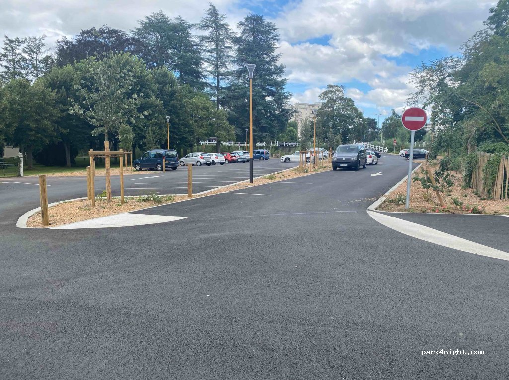 (03700) Bellerive-sur-Allier - 4 Avenue de la République — foto