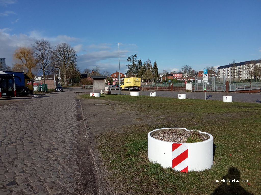 Wohnmobilstellplatz Uetersen — foto 2