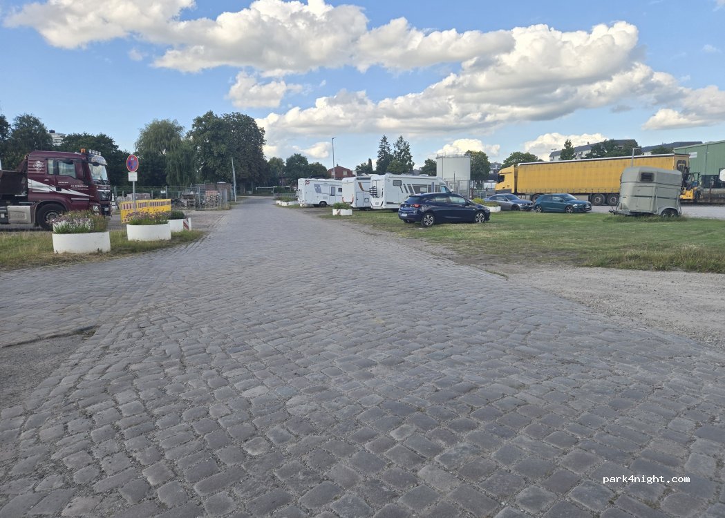 Wohnmobilstellplatz Uetersen — foto 4