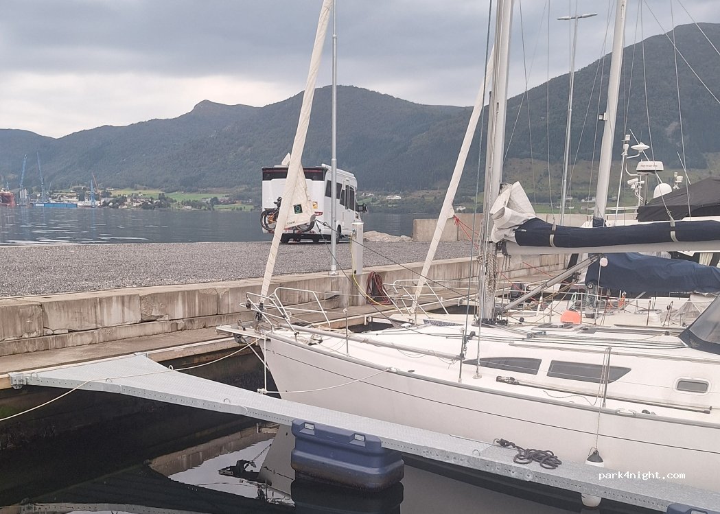 (5580) - 38 Dreganesvegen — foto 2