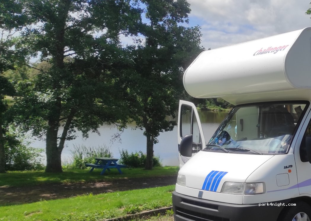 (87210) Oradour-Saint-Genest - 14 Le Bourg — foto