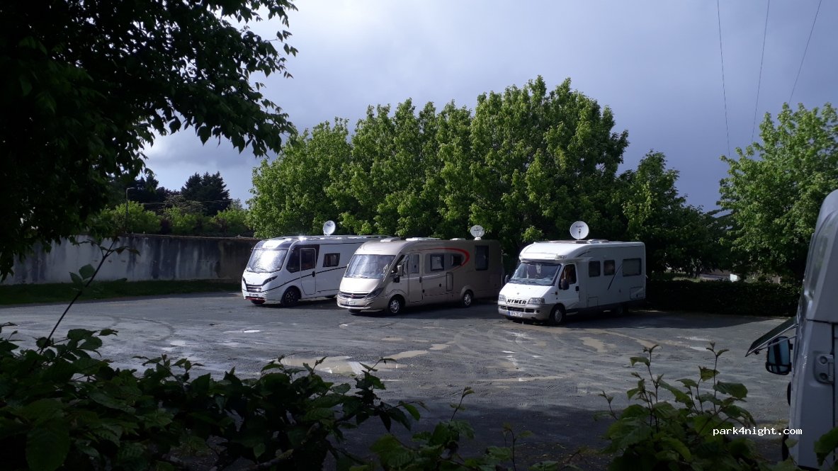 (79270) Le Vanneau-Irleau - 2 Route d'Arçais — foto