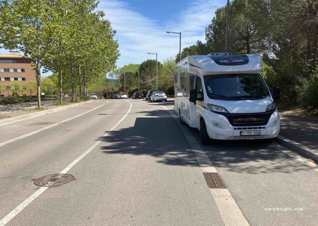 (08173) Sant Cugat del Vallès - 2 Avinguda del Puig de Rimila — foto