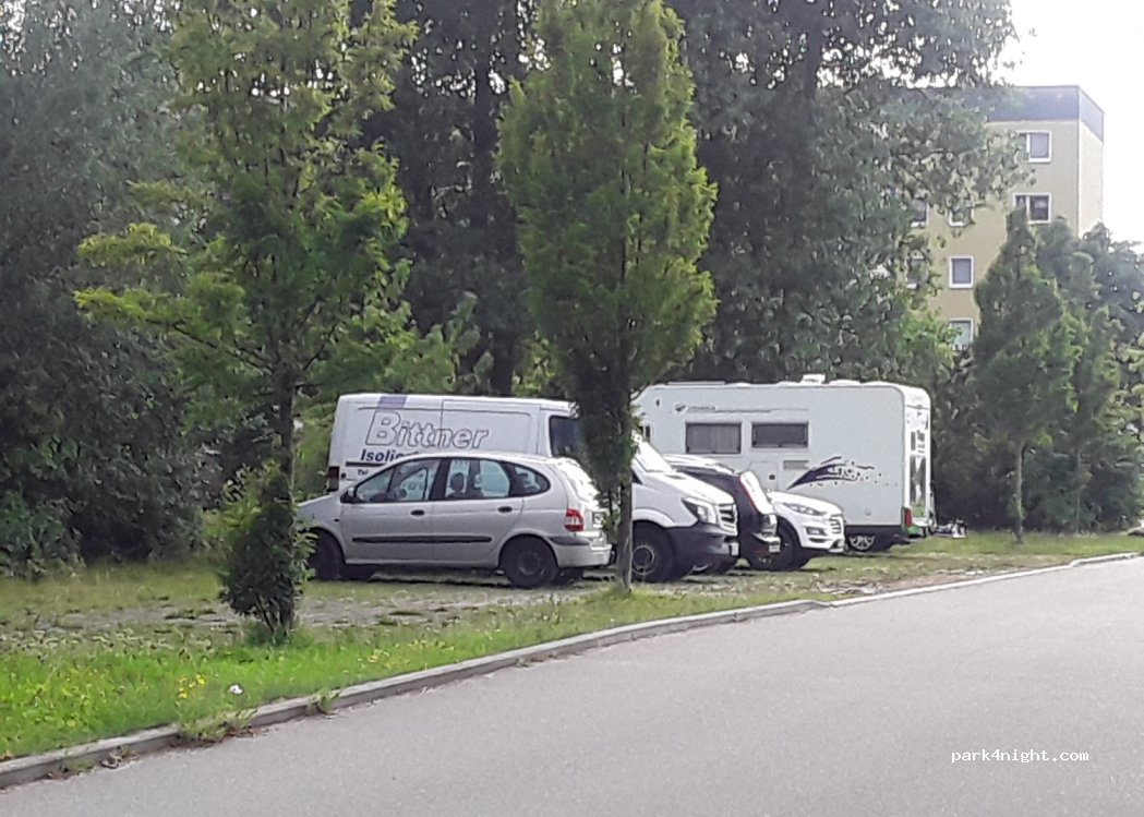 (18109) Rostock - 1 Werftallee — foto