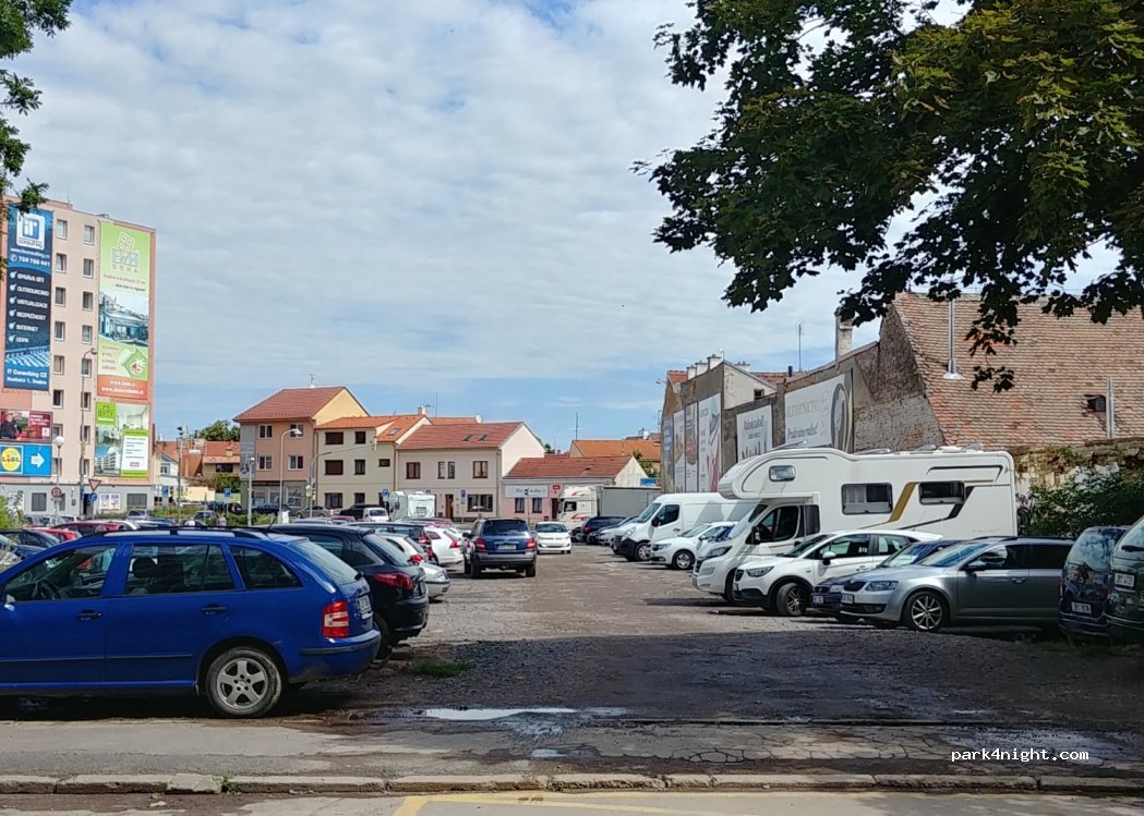 (669 02) Znojmo - 1663 Boční — foto