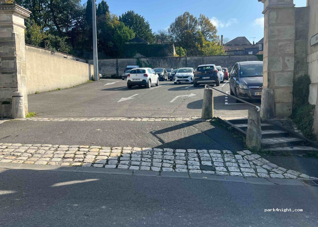 (16100) Cognac - 6 Rue Marc Marchadier — foto 3