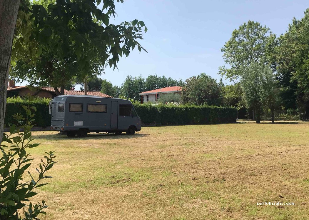 (55042) Forte dei Marmi - 100 Via Francesco Carrara — foto 3