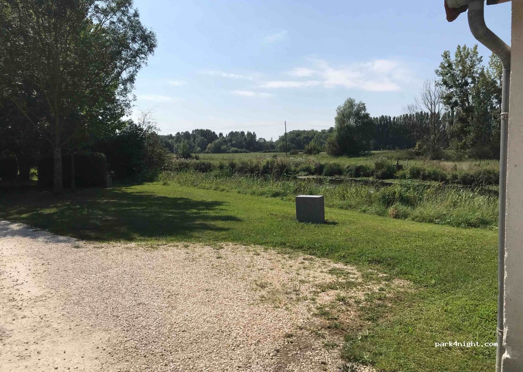 (18500) Berry-Bouy - 25 Rue de la Vallée — foto