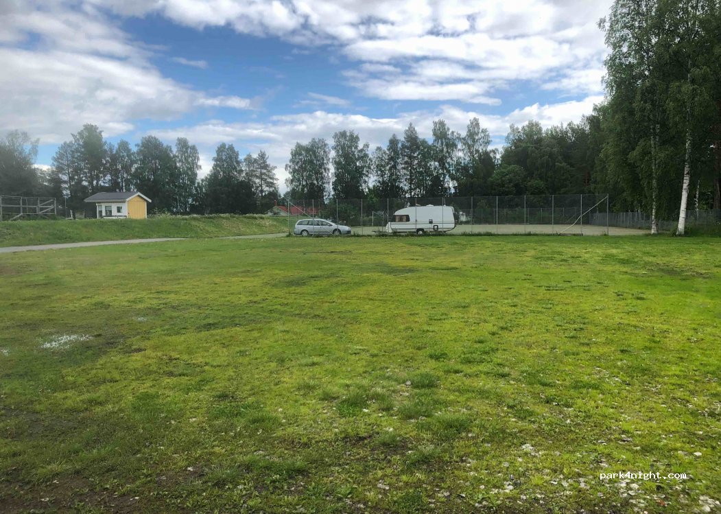 (973 43)  - 290 Mjölkuddsvägen — foto