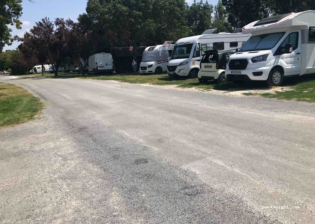 (17120) Mortagne-sur-Gironde - D6 — foto