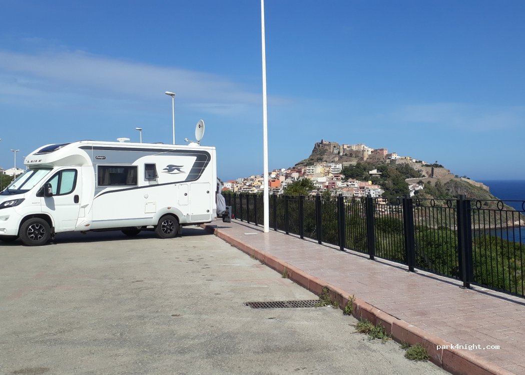 (07031) Castelsardo - Via Sedini — foto 2