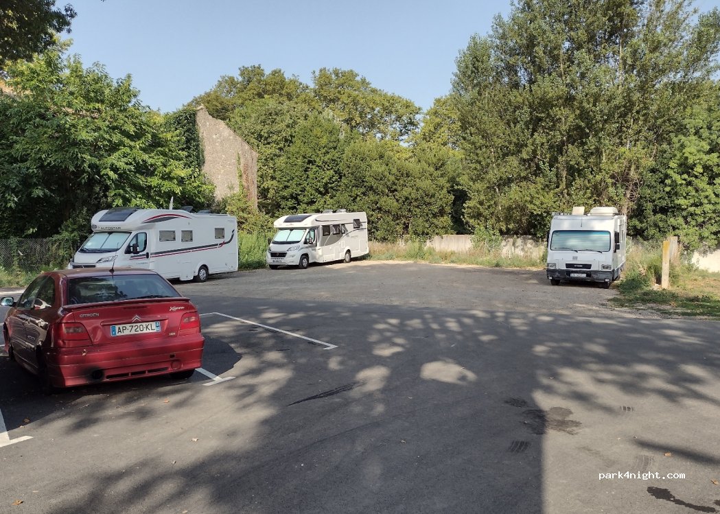 (11110) Salles-d'Aude - Place Germain Canal — foto