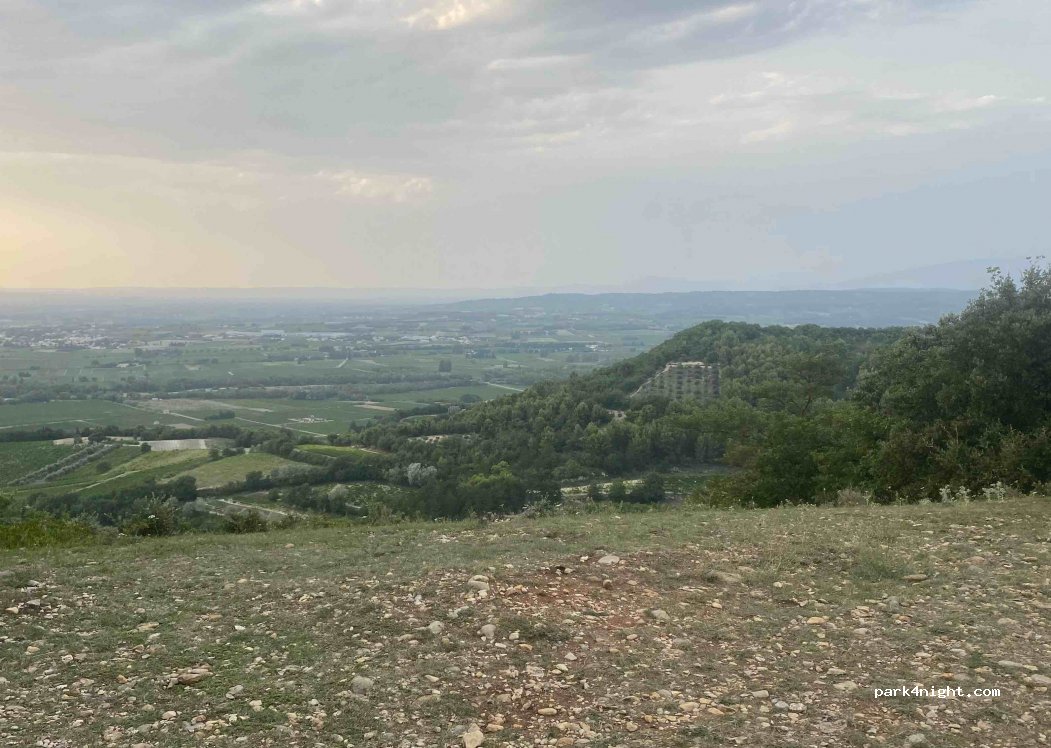 (84290) Cairanne - Unnamed Road — foto